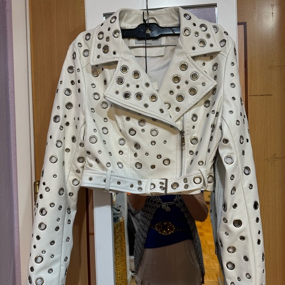 B. COATURE WHITE LEATHER JACKET - Picture 5 of 5